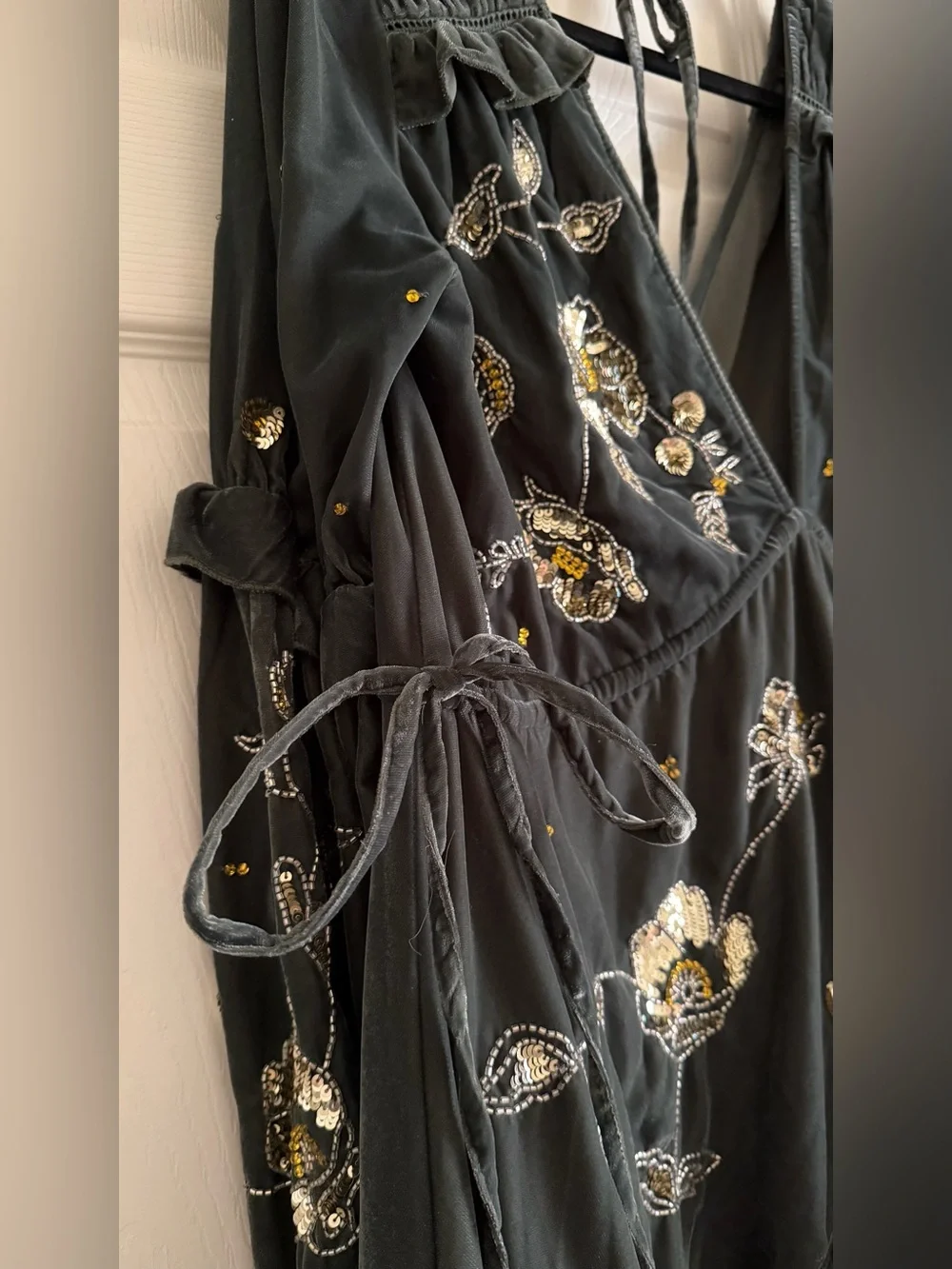 Embroidered Velvet Women's Dress - Picture 4 of 8